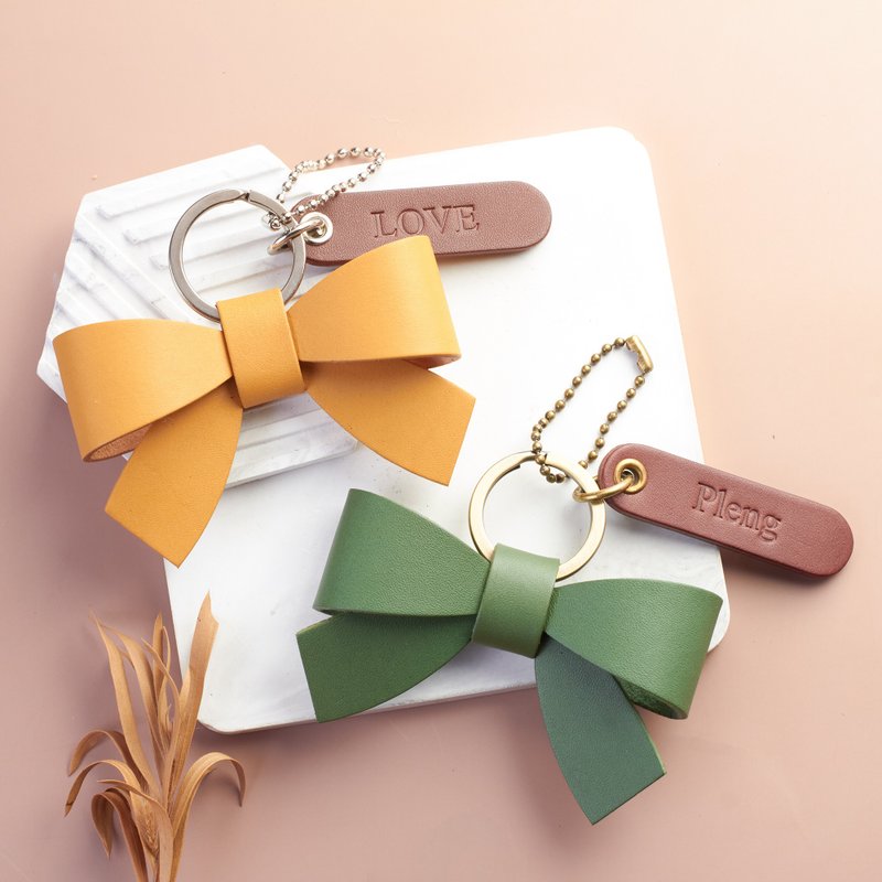 Leather Bow Keychain | Custom Name Engraved Leather Bow Keychain - ที่ห้อยกุญแจ - หนังแท้ สีนำ้ตาล