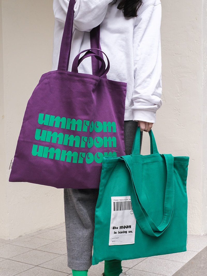 EMO TOTEBAG Emotional expression super large capacity side backpack can be cross-body shopping bag taro purple - กระเป๋าแมสเซนเจอร์ - ผ้าฝ้าย/ผ้าลินิน 