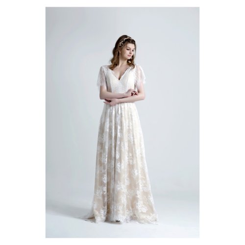 SAMPLE SALE DREAMLIKE Wedding Dress