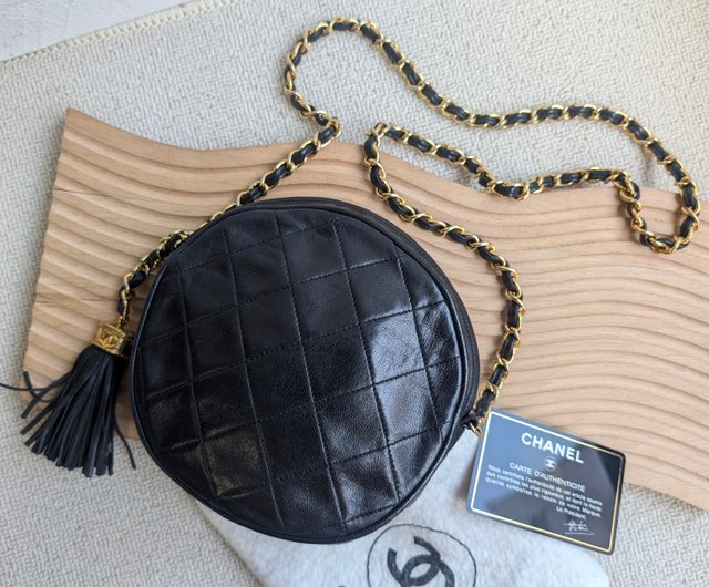 Second hand Chanel small round cross body bag Shop be femi vintage Messenger Bags Sling Bags Pinkoi