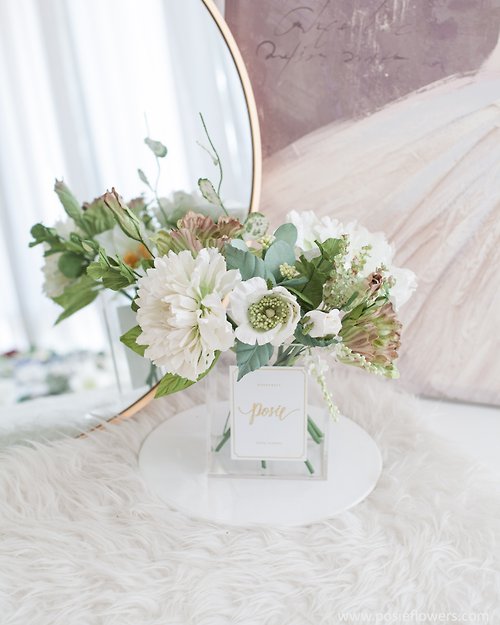 posieflowers WHITE AND LIGHT GREEN | Paris vase for Home Decoration