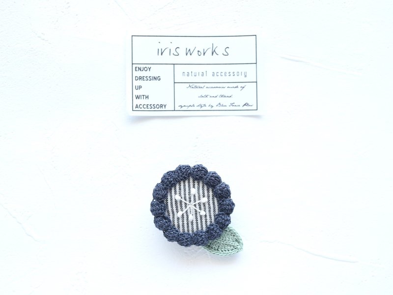 CREAM Flower Brooch Leaf Navy Stripe x Navy - เข็มกลัด - ผ้าฝ้าย/ผ้าลินิน สีน้ำเงิน