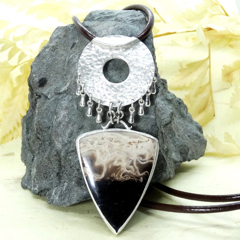 墜子 棕櫚根石 矽化木 金工鍛敲 925銀飾 皮繩 項鍊 流蘇 飾品 - 項鍊 - 寶石 