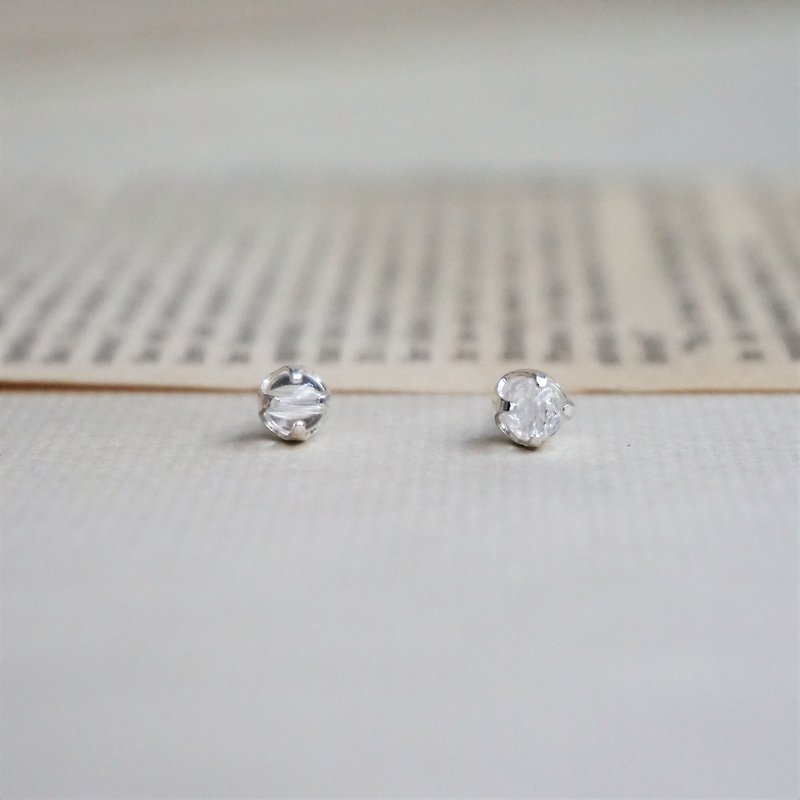 <<April Birthstone-White Crystal Earrings>> Birthstone Earrings Birthstone - Earrings & Clip-ons - Semi-Precious Stones Transparent