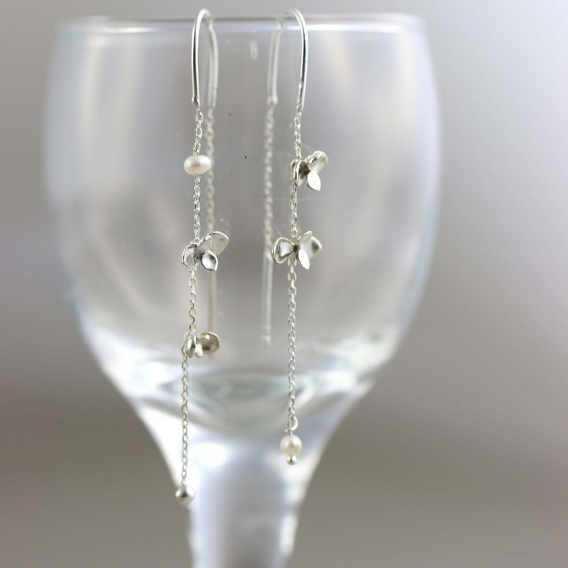 Sprout Dewdrop Earrings (Long) 925 Silver Plated White K Hypoallergenic - ต่างหู - เงิน สีเงิน