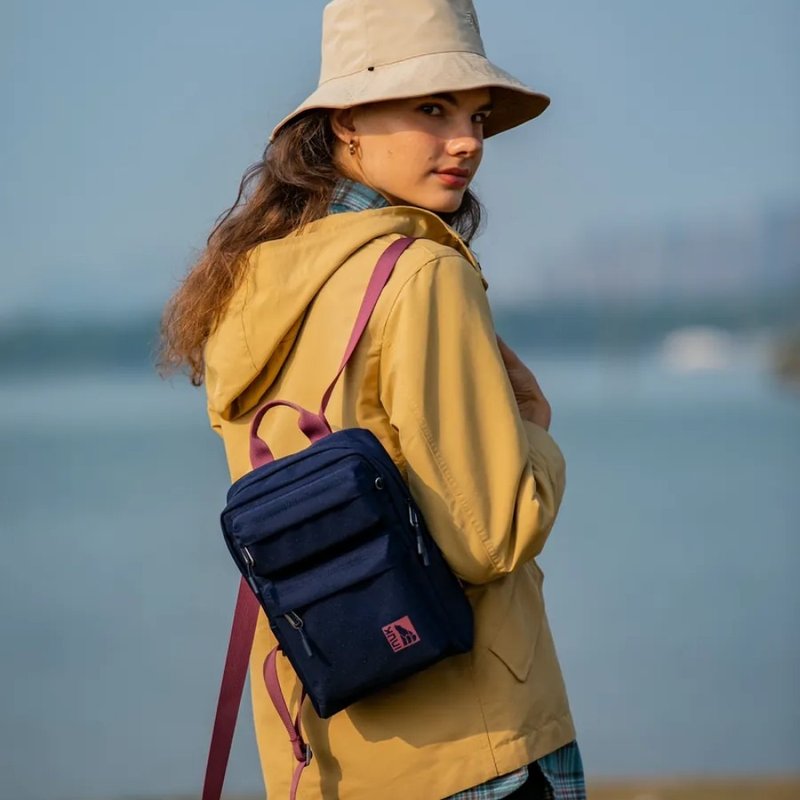 環保調色盤 輕旅後背包  Eco Primary Venus3_RP 未來黃昏  4L - 後背包/背包/書包 - 環保材質 藍色