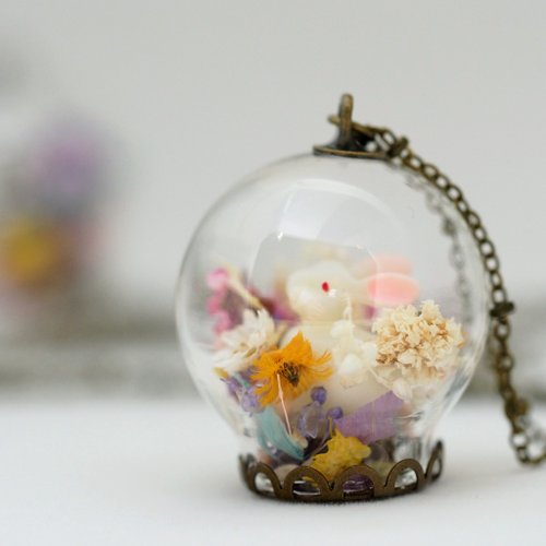 OMYWAY Dried Flower Necklace - Glass Globe Necklace