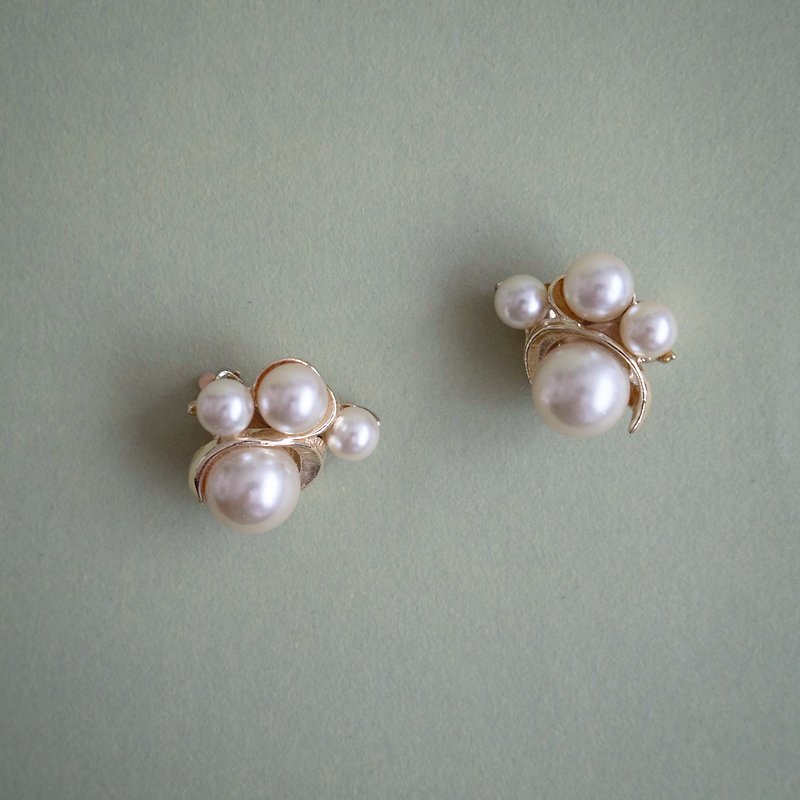 60s JUDY LEE Large Pearl Gold Plated Ear Clip Earrings - ต่างหู - ไข่มุก ขาว