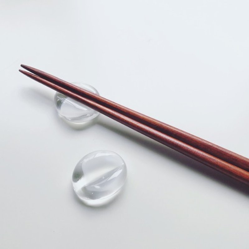 Chopstick rest for two / White stone - Chopsticks - Glass White