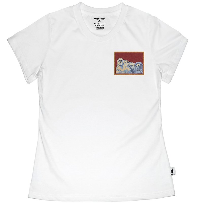 British Fashion Brand -Baker Street- Little Stamp:Mount Rushmore Printed T-shirt - เสื้อยืดผู้หญิง - ผ้าฝ้าย/ผ้าลินิน ขาว