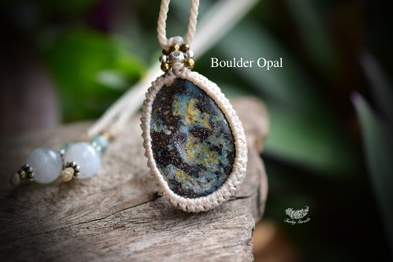 Sparkle in the sea★Boulder opal macrame pendant 101 - Necklaces - Gemstone 