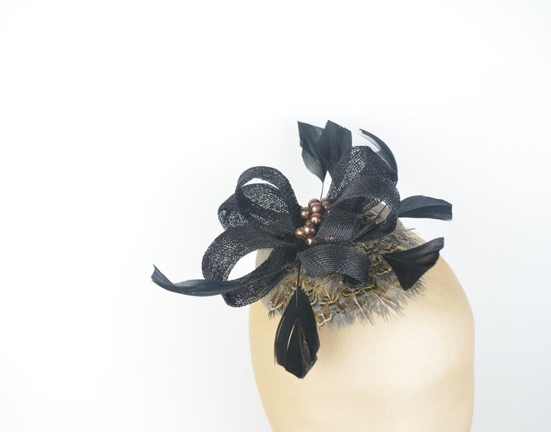 Headpiece Fascinator with Black Sinamay, Feathers and Vintage Beads Burlesque - Hair Accessories - Other Materials Black