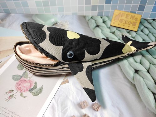 FEN手工小鋪 海洋生物袋物系列-日本布料手作北歐黑花鯨魚筆袋-鯨魚筆盒鉛筆袋