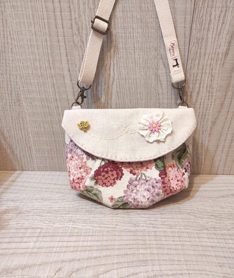 Super plump mobile phone bag-Dream hydrangea bright red - กระเป๋าแมสเซนเจอร์ - ผ้าฝ้าย/ผ้าลินิน 