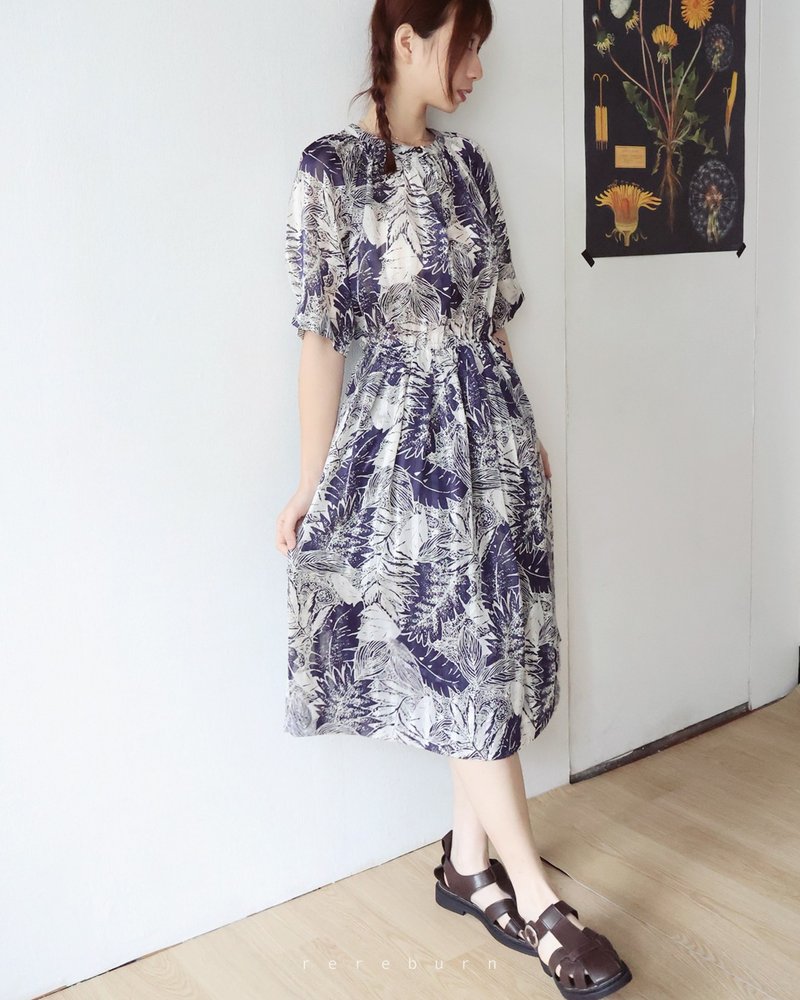 Japanese-made Showa style retro leaf print dark blue short-sleeved vintage dress - One Piece Dresses - Polyester Blue