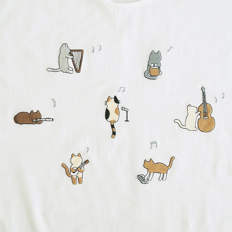 棉．麻 女 T 恤 白色 - cat folk band t-shirt : off-white