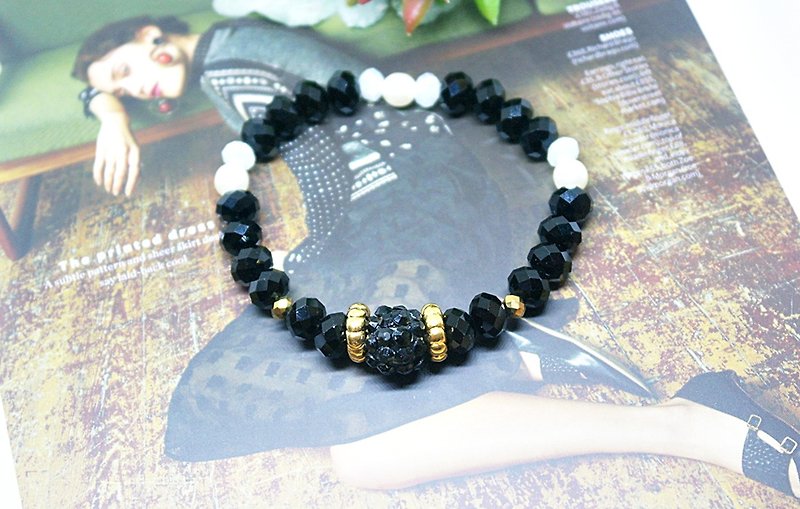 Czech crystal bracelet-black dots-limited edition X1- - สร้อยข้อมือ - อะคริลิค สีดำ