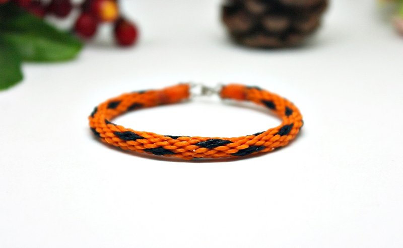 Hand-knitted silk Wax thread type <brilliant> //You can choose your own color// - สร้อยข้อมือ - ขี้ผึ้ง สีส้ม