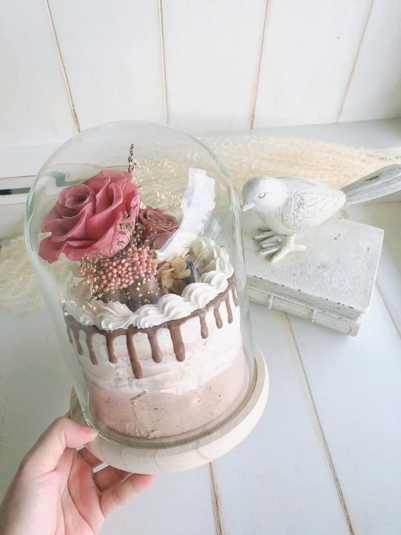 Simulation. Tiela Milkshake Preserved Flower Cake Flower Gift (Cutwood Rose Powder) Birthday Cake/Mother's Day Cake - ช่อดอกไม้แห้ง - พืช/ดอกไม้ 