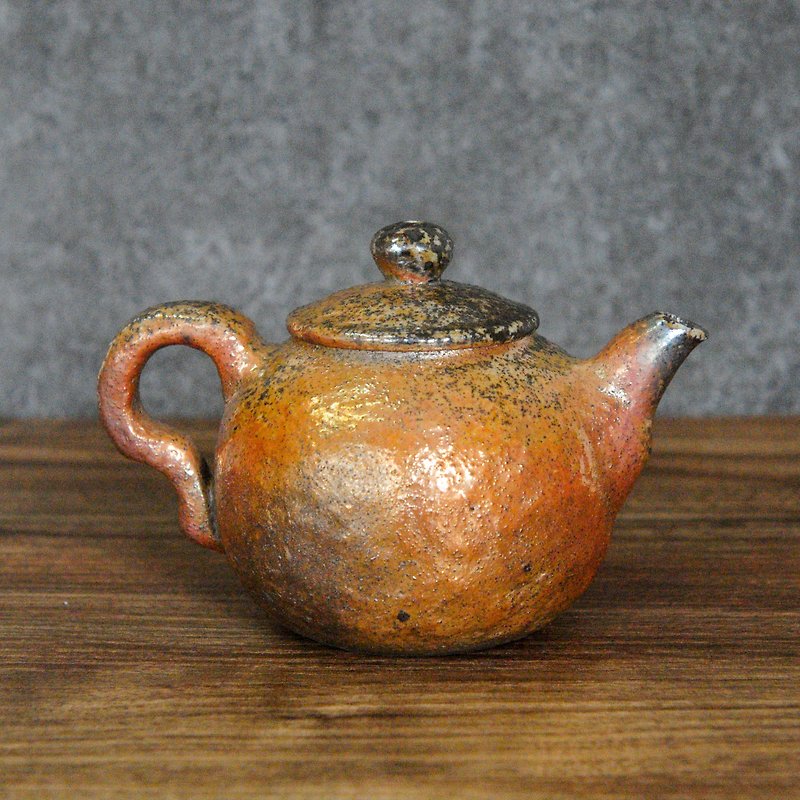 Wood fired pottery. Rough and quaint hand-cranked large teapot - ถ้วย - ดินเผา สีนำ้ตาล
