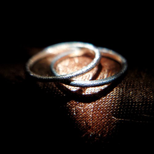 Tamasii Jewellery 人手批花雕鑿幼紋電鍍18K金純銀半卜幼戒指 傳統工藝