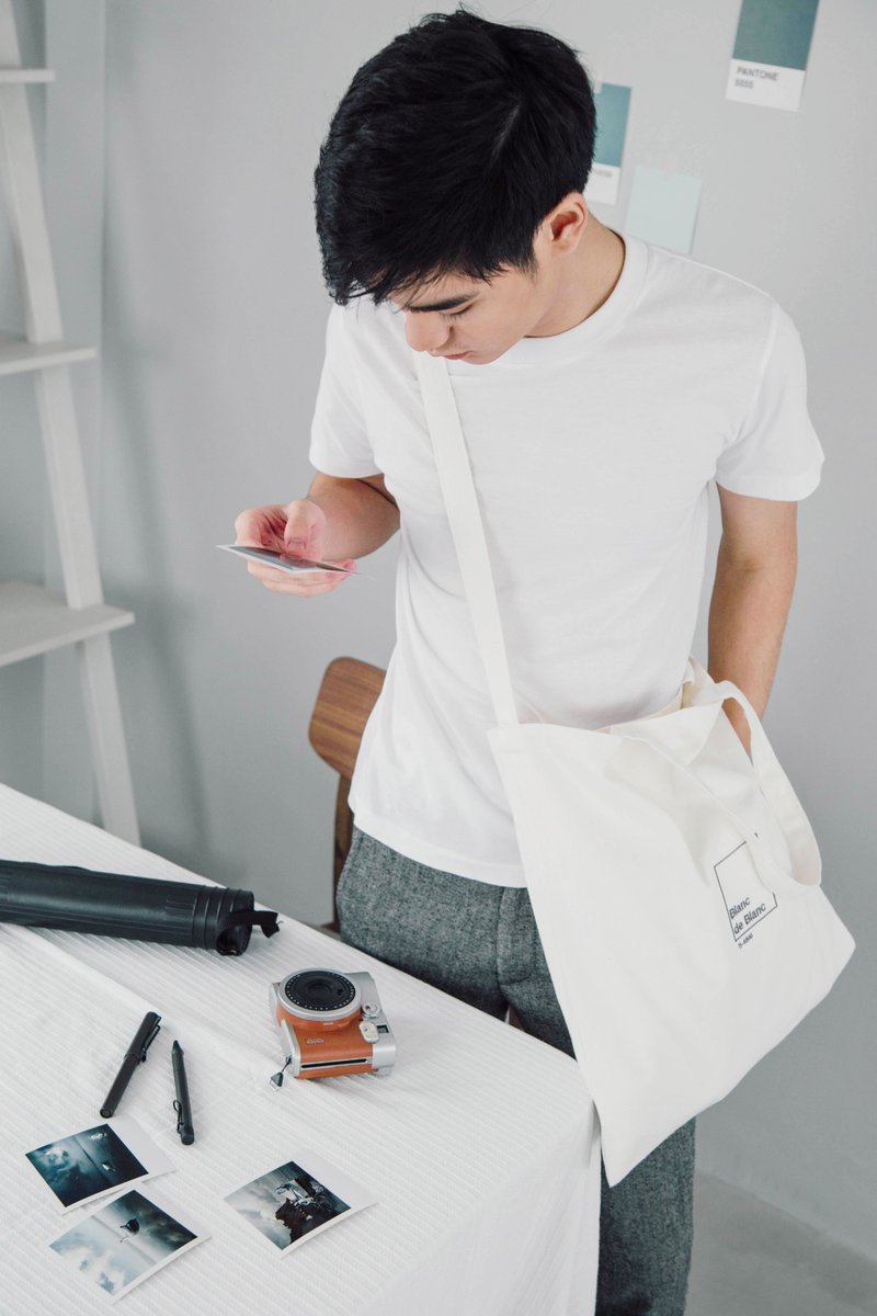 Pantone Square Tote : Blanc de Blanc - กระเป๋าถือ - วัสดุอื่นๆ สีเหลือง