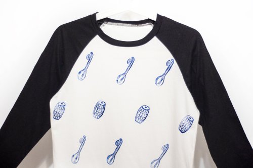 omhandmade 女裝純棉長袖棒球裝上衣 黑白撞色印花T-shirt-西塔琴 打鼓 樂器