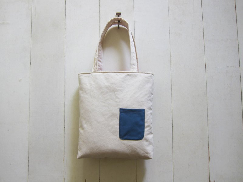 A4 Tote (Medium) + Outer Pocket (Creamy-White+Grey Blue) - กระเป๋าแมสเซนเจอร์ - ผ้าฝ้าย/ผ้าลินิน หลากหลายสี