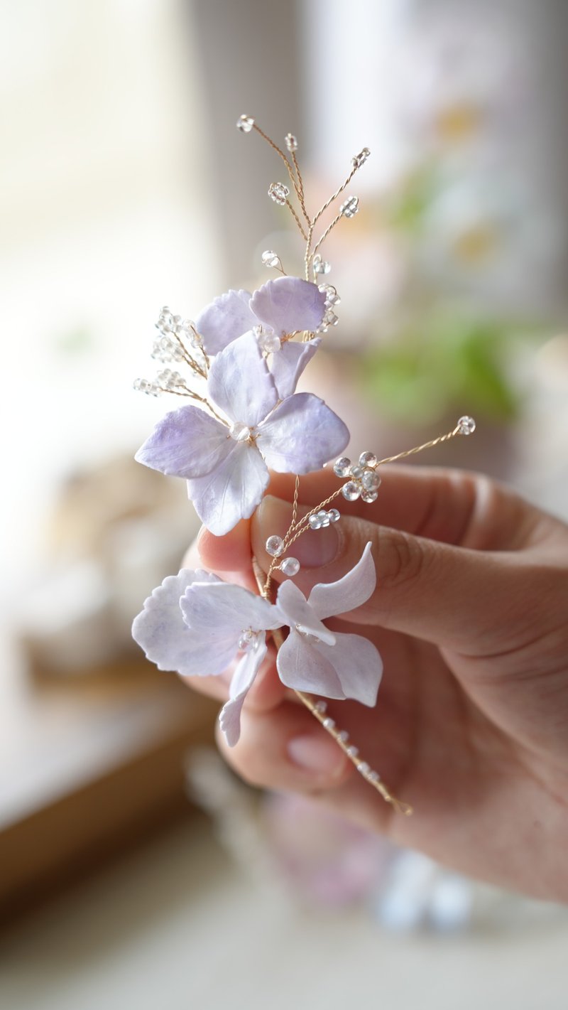 Polymer clay hydrangea ear hooks can be changed into brooches and hairpins. Please send a private message to the designer for customization. - Hair Accessories - Pottery Blue