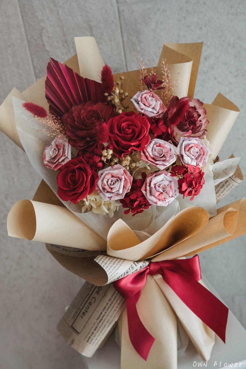 Red bouquet/banknote bouquet/money flower/banknote bouquet/money bouquet/birthday gift/Valentine’s Day bouquet - ช่อดอกไม้แห้ง - พืช/ดอกไม้ สีแดง