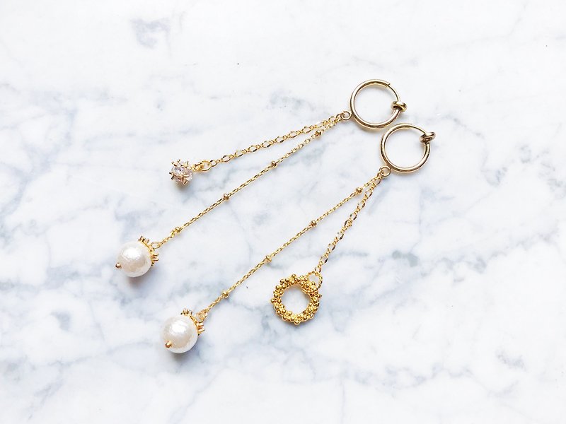 A pair of classic glittering lace wreath earrings for Girls Series - ต่างหู - โลหะ 