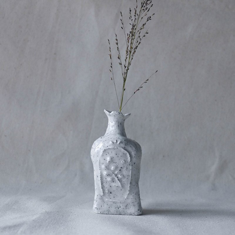 Flowers/ small hand vase/ W - เซรามิก - ดินเผา 