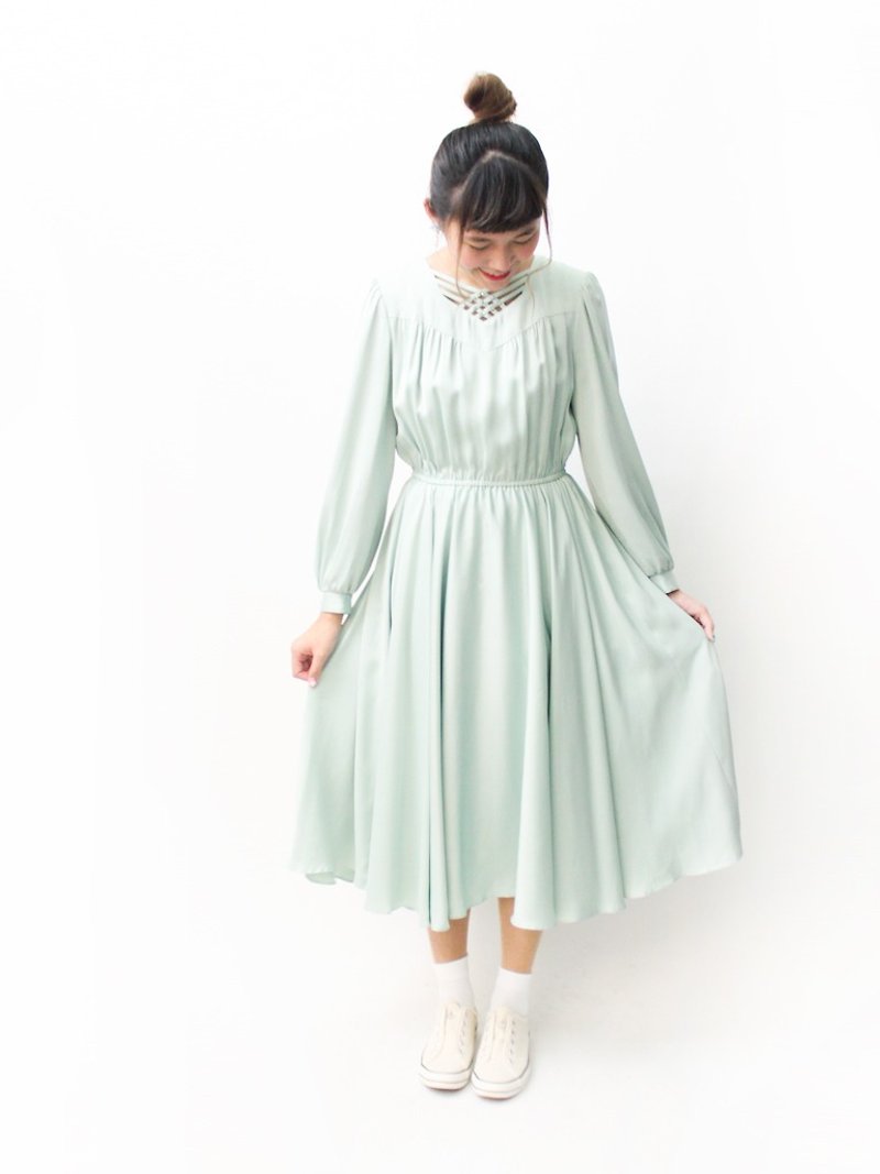 【RE1004D1389】 early autumn Japanese system retro elegant satin mint green long-sleeved ancient dress - ชุดเดรส - เส้นใยสังเคราะห์ สีเขียว