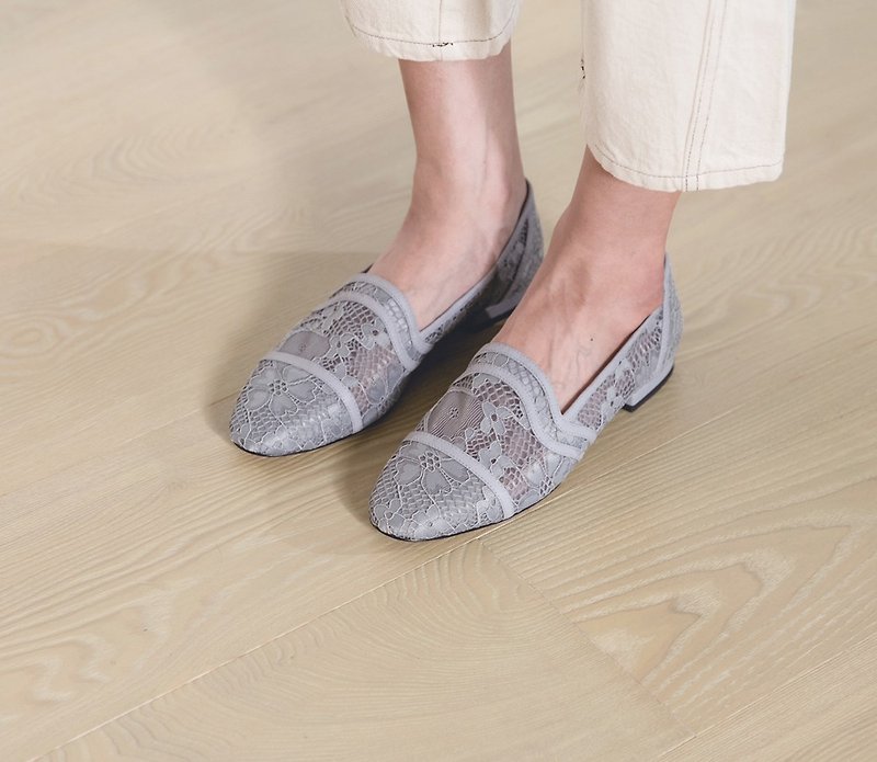 Carved lace soft leather flat shoes grey - รองเท้าหนังผู้หญิง - หนังแท้ สีเทา