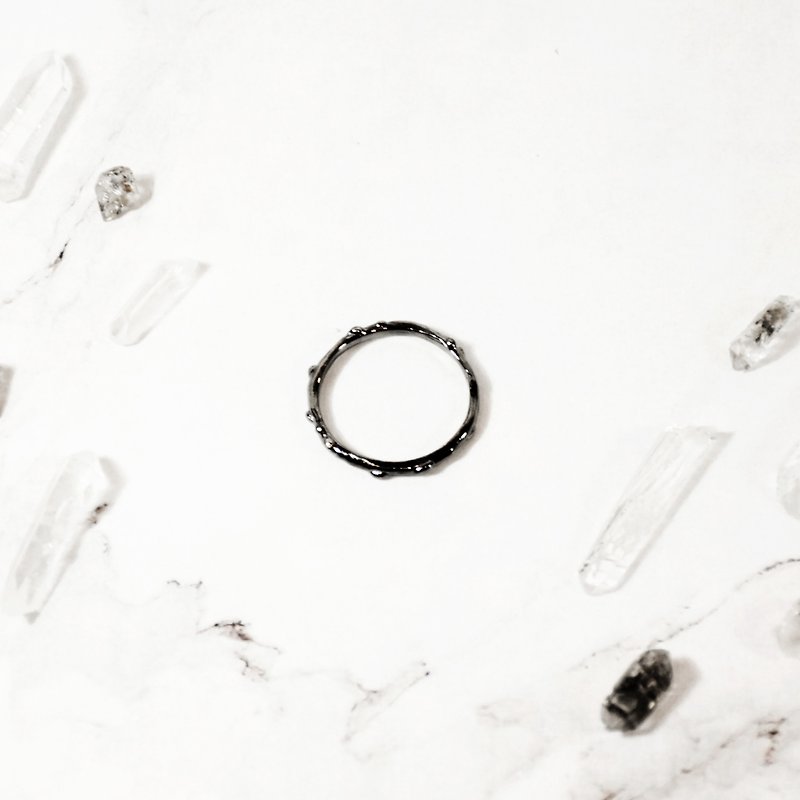Simple rain ring - 戒指 - 其他材質 黑色