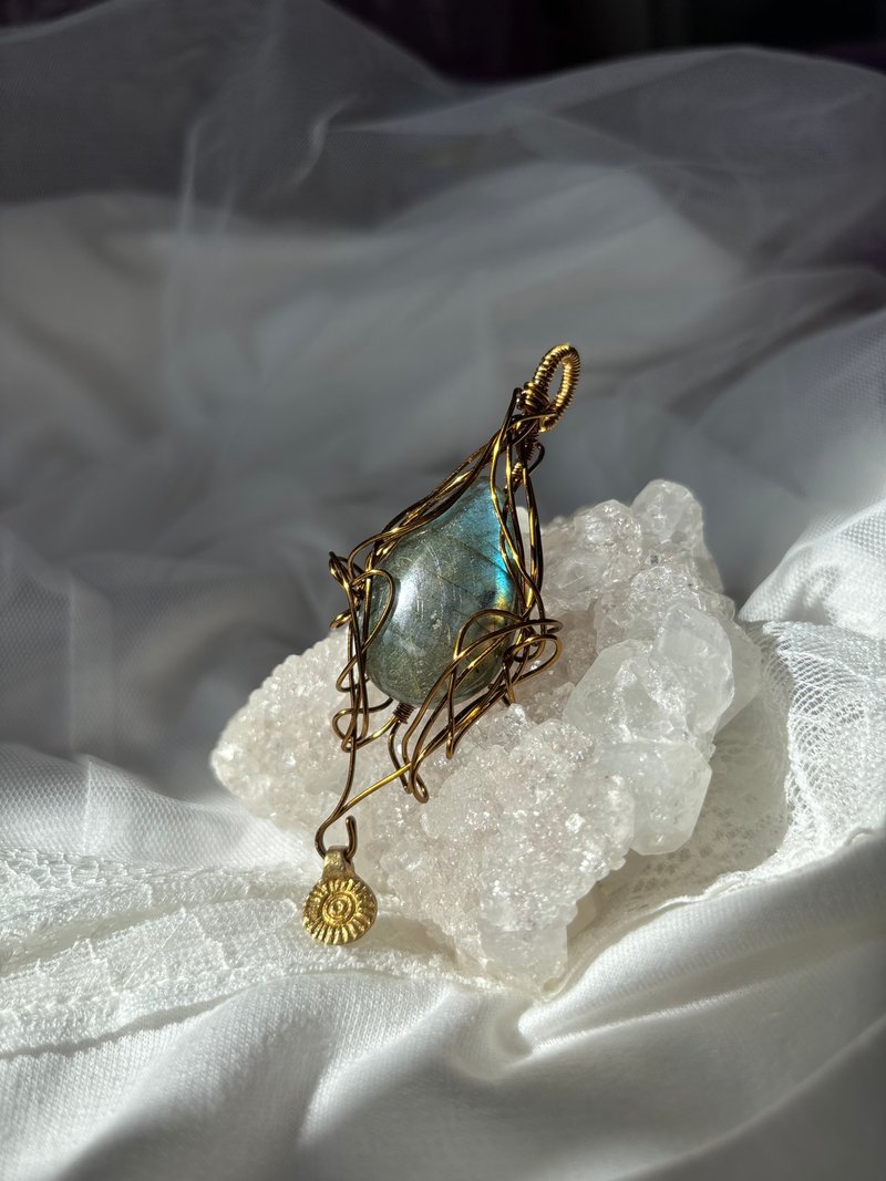 珍飾 - 拉長石古銅色金屬繞線吊墜配黃銅吊牌 - 項鍊 - 水晶 