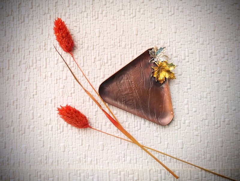 【daily. Handmade copper small dish - triangular maple leaf - Candles & Candle Holders - Copper & Brass Brown