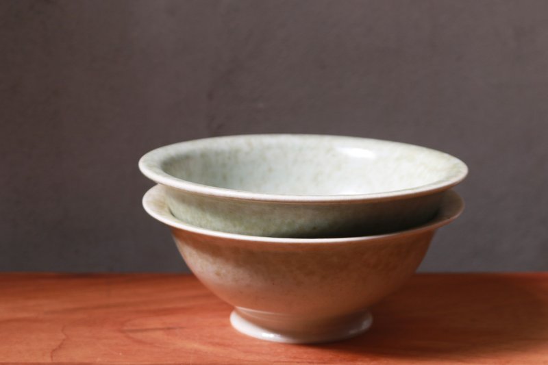 Blue and green bowl - ถ้วยชาม - เครื่องลายคราม 