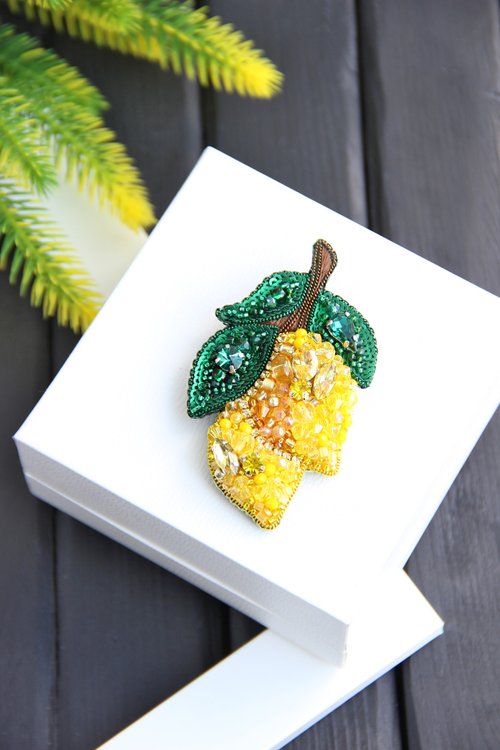 ビーズブローチレモン刺繡レモンビーズジュエリーレモンブローチ
