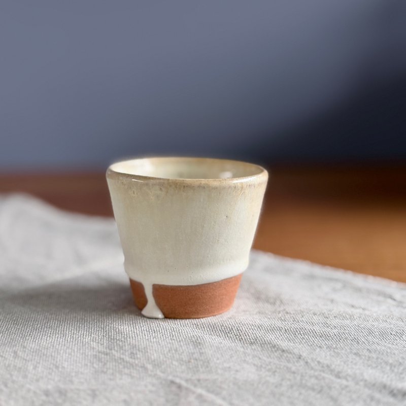 二色流釉小杯 / 雪解けキャラメル - マグカップ - 陶器 