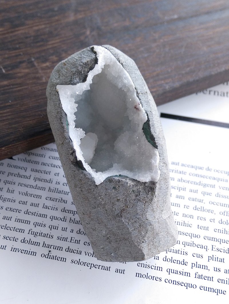 Apophyllite 印度產地  魚眼石 石窩晶洞 沸石共生 天然礦石 原礦 - 擺飾/家飾品 - 其他材質 