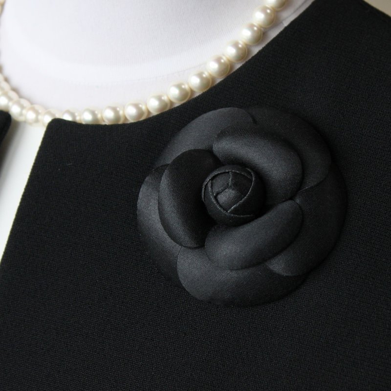 Camellia corsage brooch, diameter approx. 7cm, black, silk cotton, CY064-C7 - เข็มกลัด/ข้อมือดอกไม้ - ผ้าไหม สีดำ