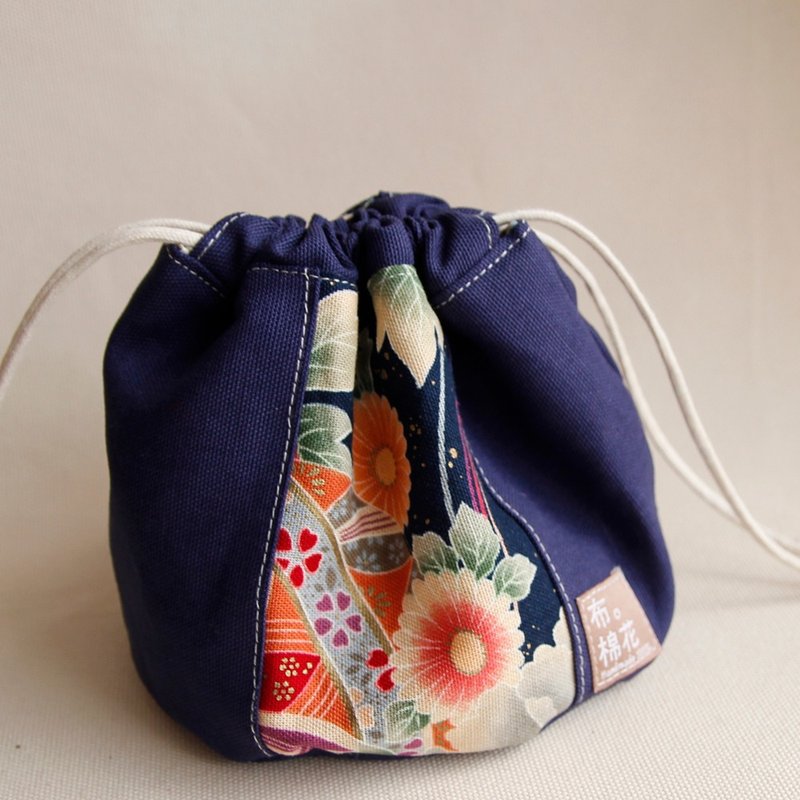 Drawstring Cosmetic Bag Universal Bag Storage Bag Tie Blue Canvas and Wind Drawstring Pocket - กระเป๋าเครื่องสำอาง - ผ้าฝ้าย/ผ้าลินิน สีน้ำเงิน