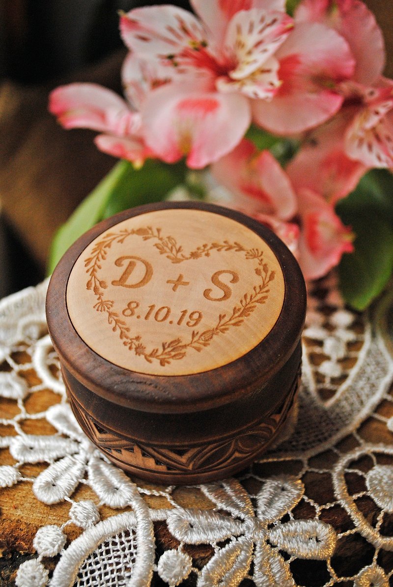 Personalized wedding ring box,Engagement ring holder,Storage ring box,women gift - 收納箱/收納用品 - 木頭 