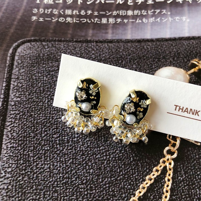 【茜作 / Xi Zuo 】 Handmade customized dry flower earrings, earrings, and ear clips - Earrings & Clip-ons - Plants & Flowers Black