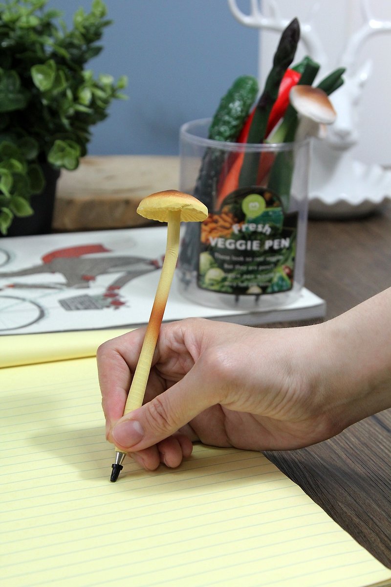 日本Magnets超有趣文具 擬真蔬菜造型黑色原子筆(單層蘑菇)-現貨 - 原子筆 - 塑膠 黃色