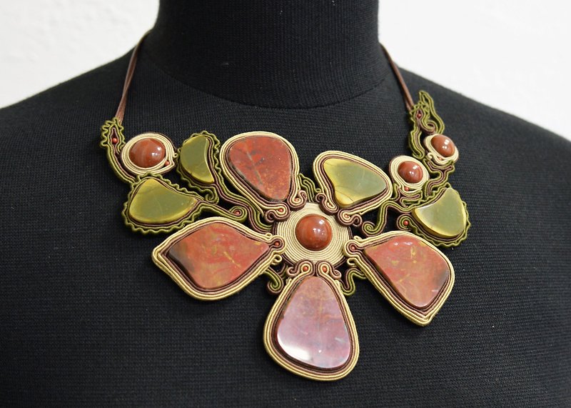 Red pendant necklace / Minimalistic soutache jewelry / Original simple design - สร้อยคอ - งานปัก สีเทา