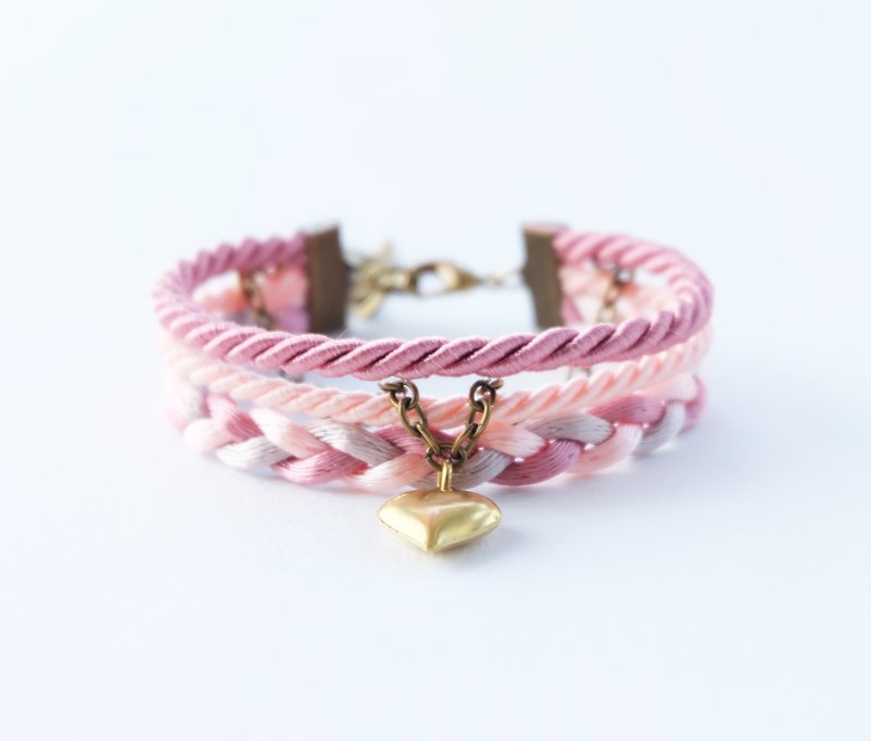 Brass heart wrap bracelet in dusty pink / peach / light gray - สร้อยข้อมือ - วัสดุอื่นๆ สึชมพู