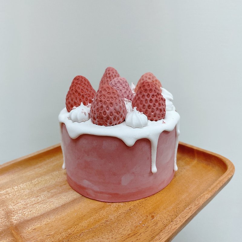【Baking Gypsum】Dessert Diffuser Stone 4-inch Strawberry Cake - Fragrances - Other Materials 