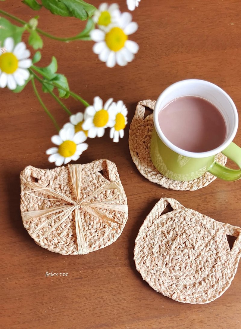 只為你訂製 拉菲草慵懶喵喵杯墊 - 杯墊 - 植物．花 卡其色